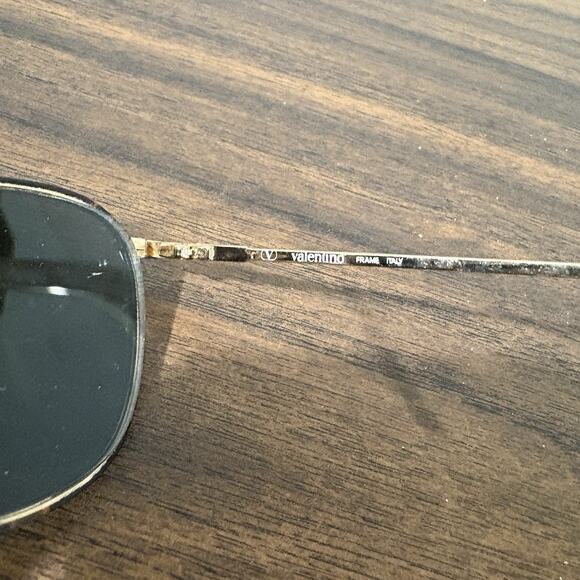 Vintage Valentino Sunglasses Gold Tortoise Italy Frames Only 50-20-135 Round - Picture 9 of 10